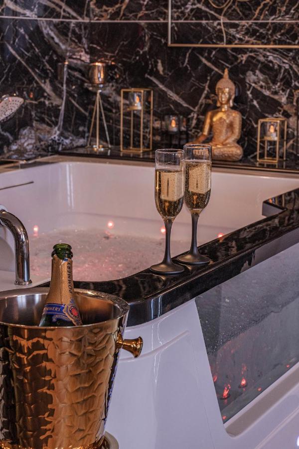 Magnifique Loft / Spa En Face De La Cathedrale ! Narbonne Buitenkant foto