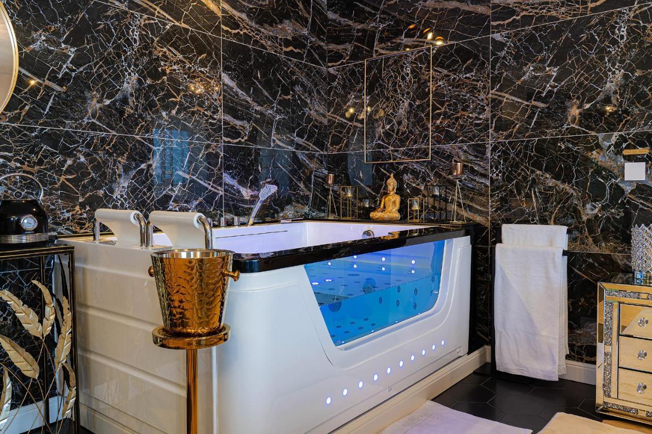 Magnifique Loft / Spa En Face De La Cathedrale ! Narbonne Buitenkant foto